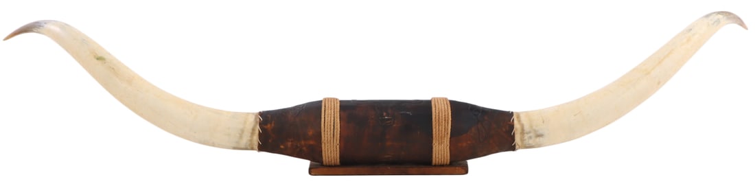 LARGE TEXAS LONGHORN MOUNT WITH TOOLED LEATHER AND ROPE C. 20TH CENTURY. (1 of 5)