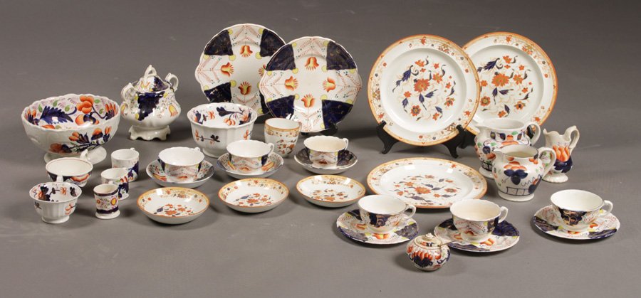 55 PIECE COLLECTION OF ENGLISH TABLEWARES C.1820: 55 piece collection of English tablewares, 48 pieces of Gaudy Welsh and 7 pieces of Wedgwood in the "Japan" pattern, circa 1820. Lot inventory consists of (2) 9" cake plates with tulips, (6) tulip cup