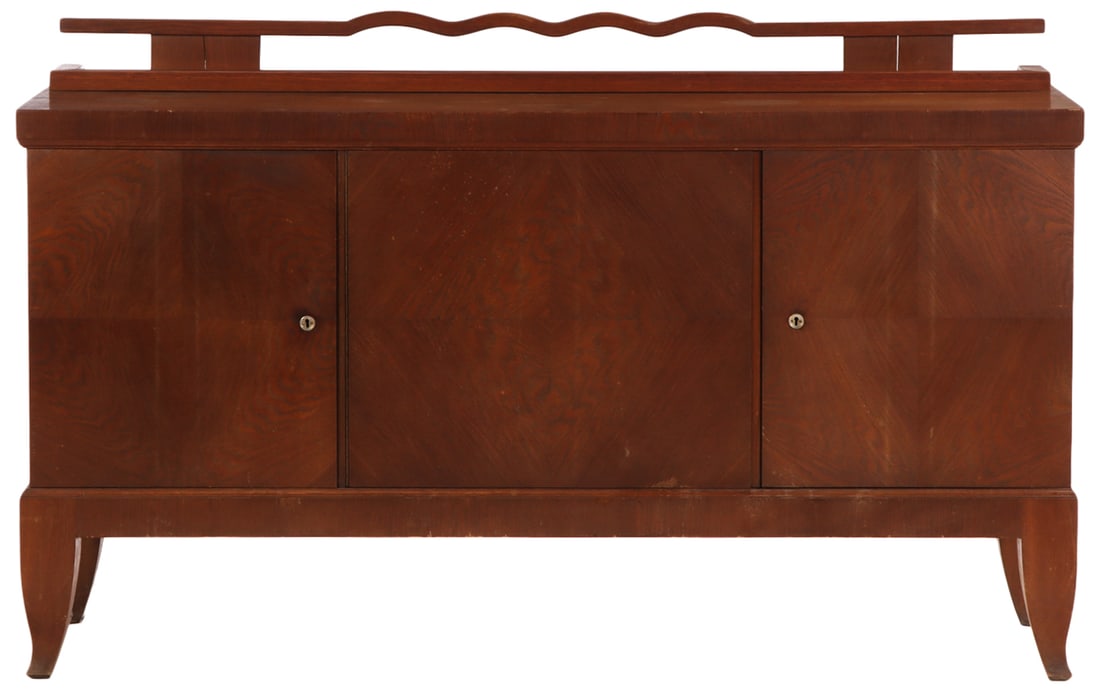 THREE DOOR OAK SIDEBOARD WITH REMOVABLE BACKSPLASH C 1945. (1 of 8)