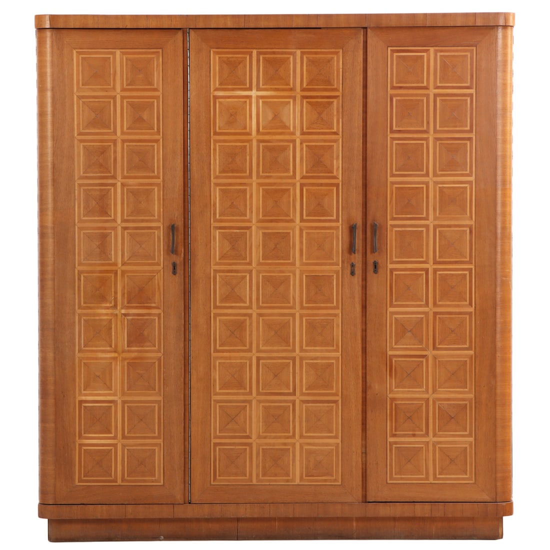 THREE DOOR CABINET HAVING OAK SQUARES BOUND BY SYCAMORE C 1945. DISMANTLES TO FLAT. (1 of 6)