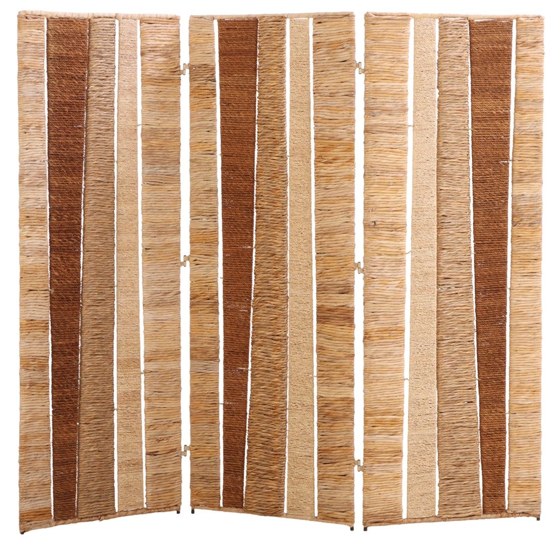 UNUSUAL THREE PANEL ROOM DIVIDER COMPRISED OF VARIOUS NATURAL MATERIALS C 1950. (1 of 5)