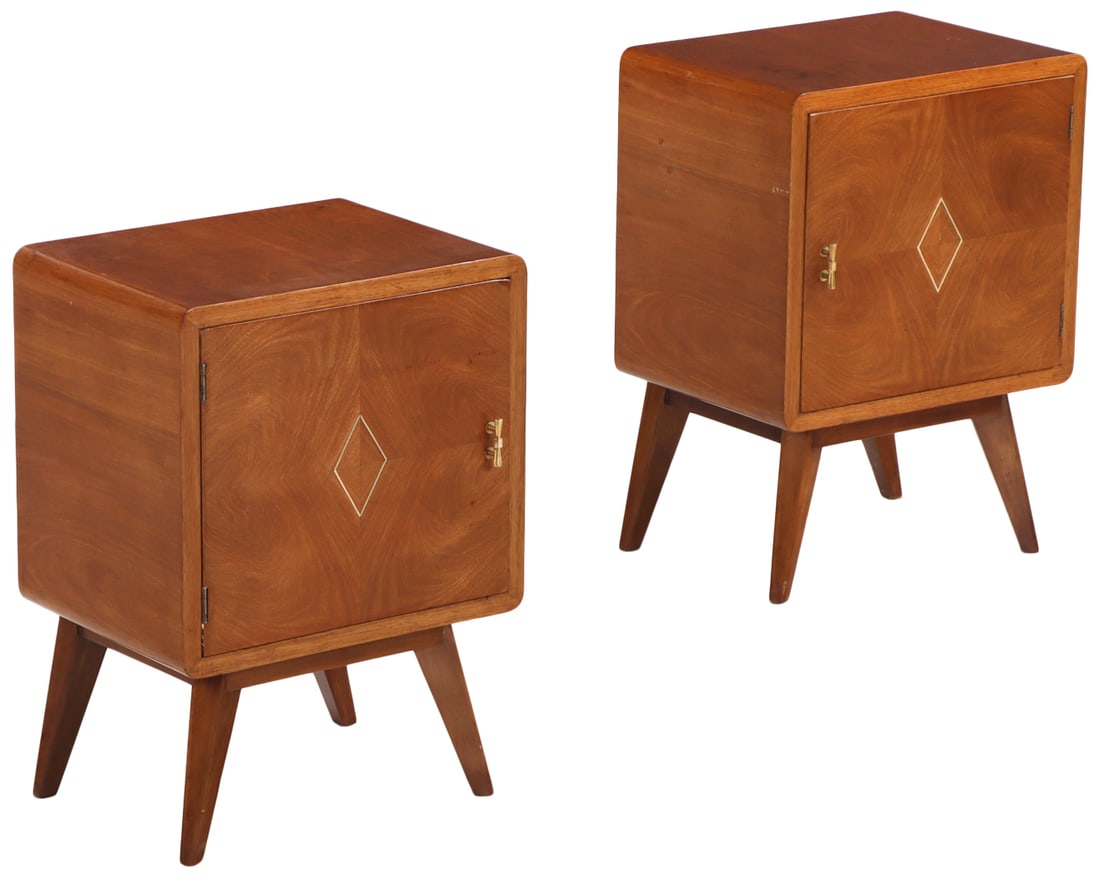 PAIR OF MAHOGANY NIGHT STANDS WITH DIAMOND INLAY IN THE MANNER OF GIO PONTI C 1950. (1 of 6)