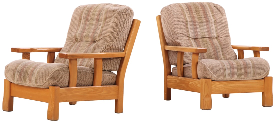 PAIR OF FRENCH ELM ARM CHAIRS WITH LOOSE CUSHION UPHOLSTERY C 1960. (1 of 6)