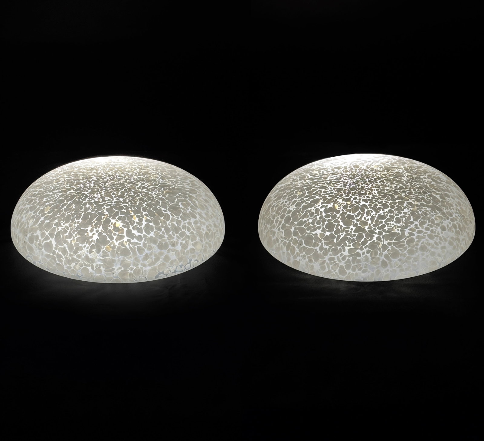 PAIR MURANO GLASS "MUSHROOM CAP" GLASS SHADES BY VENINI C 1970.: Pair Murano glass "mushroom cap" glass shades by Venini C 1970. Ht: 4" Wd: 14.25"