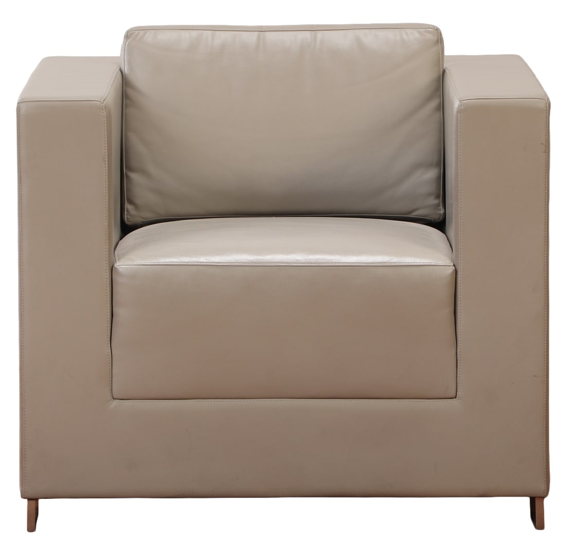 LEATHER CLUB CHAIR WITH LOOSE SEAT CUSHION. (1 of 6)