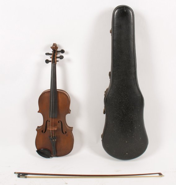 VINTAGE VIOLIN BRANDED HOPF BOW CASE: A vintage violin branded "Hopf" with one bow and case. Ht: 23.5"