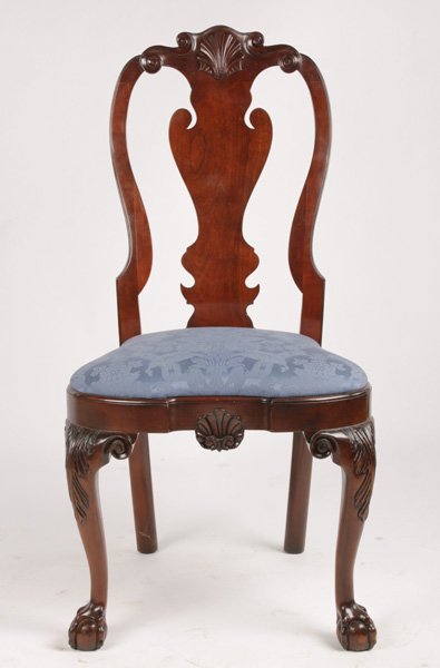 LABELED KINDEL CHIPPENDALE SIDE CHAIR: A labeled Kindel chippendale style side chair having shell carved backsplat and shaped seat. Supported on cabriole legs with ball and claw feet. Ht: 42" Width: 21" Depth: 20"