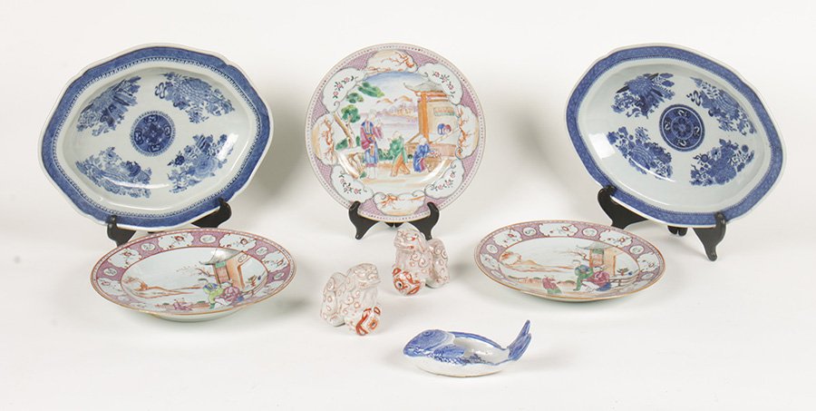 LOT OF 8 CHINESE EXPORT PORCELAIN ITEMS C.1780: Eight Chinese export porcelain items including a pair of Foo dogs, small fish dish, two serving platters, and three Famille Rose bowls circa 1780. Ht: 1" Width: 12" Depth: 9"