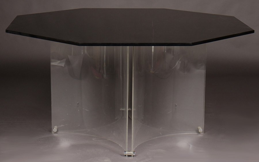 ALBERTO ABRUZZI LUCITE DINING TABLE OCTAGONAL: A good Alberto Abruzzi lucite dining table having large octagonal glass top circa 1960. Ht: 30" Width: 60" Depth: 60"