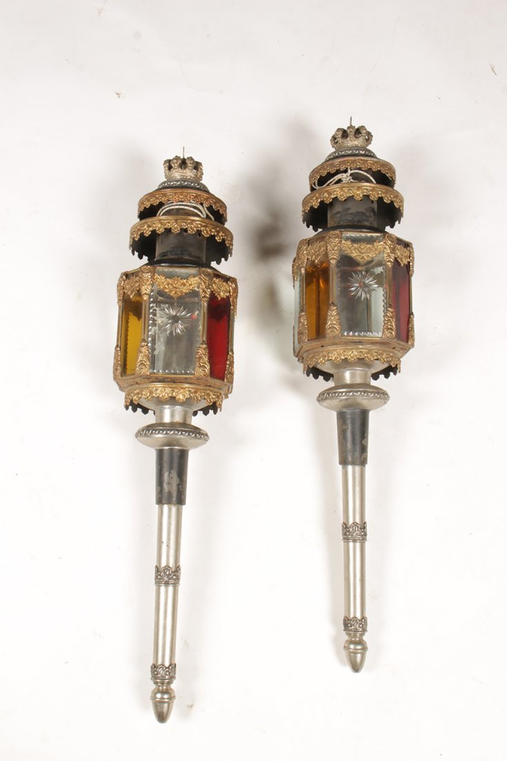 PR 19TH C. CARRIAGE COACH LANTERNS BRONZE EAGLE: A good large pair of nineteenth century carriage/coach lanterns having bronze eagle finials. Over tole and brass trimmed octagonal bodies having etched and colored glass panels. Ht: 36" Width: 8" Dept