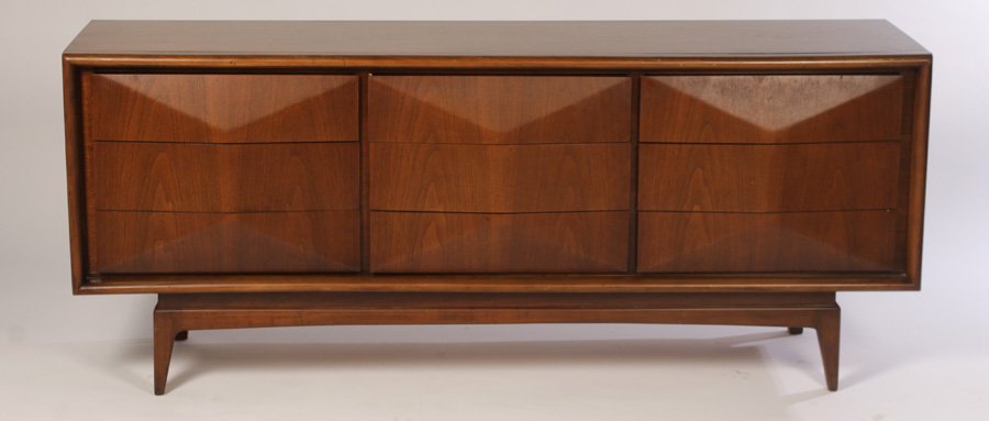 MID CENTURY MODERN WALNUT CREZDENZA BY LANE: A mid century modern walnut credenza by Lane. Ht: 30.5" Width: 74" Depth: 18.5"