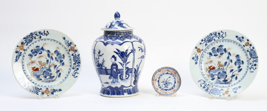 4 PC 19TH CENT. ASIAN PORCELAIN LOT URN PLATES (1 of 4)