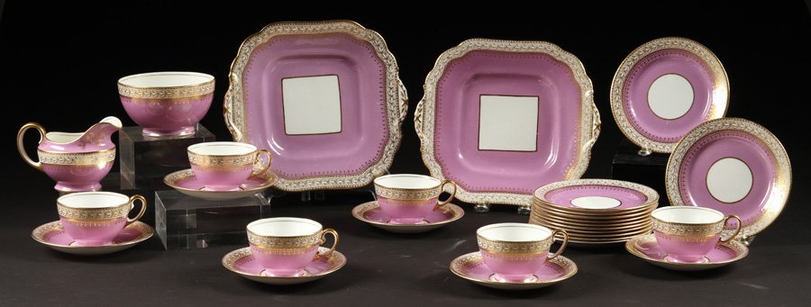 39 PIECE SET AYNSLEY PORCELAIN 1950 (1 of 4)