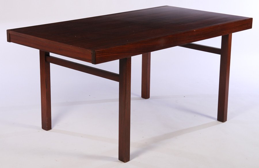 MID CENTURY ROSEWOOD DINING TABLE PULL OUT LEAF (1 of 4)