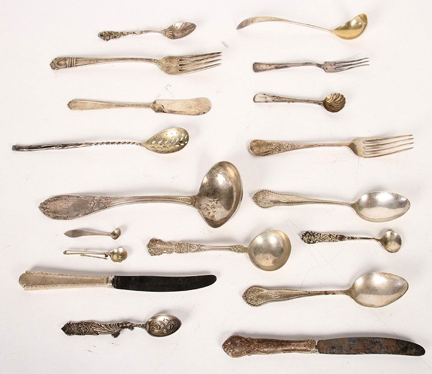 56 STERLING SILVER FLATWARE ITEMS 33.325 TROY OZ (1 of 5)
