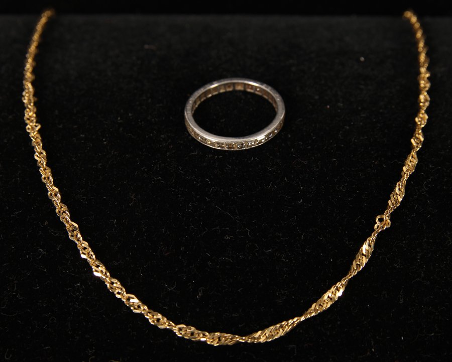 18K GOLD DIAMOND BAND 14K CHAIN .265 PENNYWEIGHTS (1 of 3)