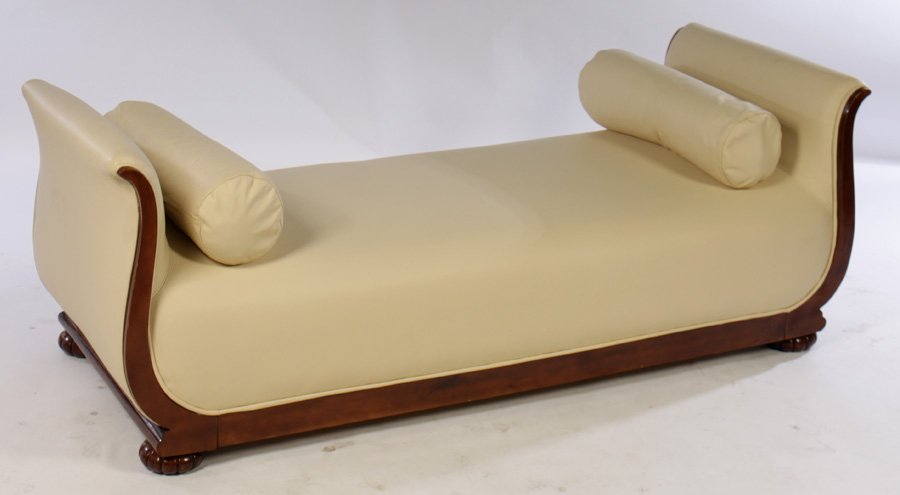 RESTORED LEATHER WALNUT ART DECO DAYBED 1930 (1 of 3)