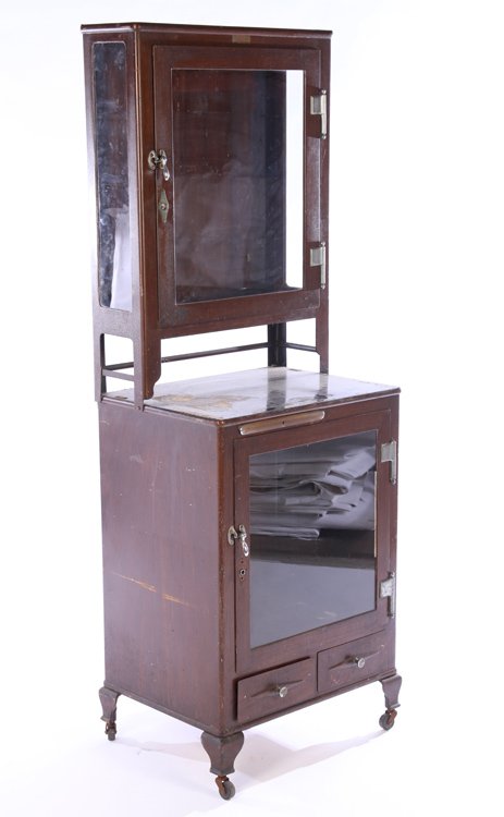 VINTAGE METAL STEP BACK MEDICAL CABINET (1 of 5)