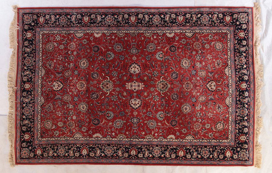 PERSIAN STYLE ORIENTAL RUG OVERALL PATTERN (1 of 4)