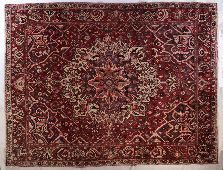 BAKHTIARI ROOM SIZED RUG LARGE MEDALLION (1 of 4)