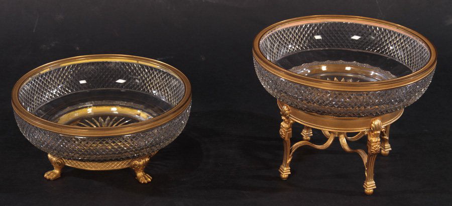 SIMILAR PAIR OF GLASS DORE BRONZE CENTERPIECES C.1900 (1 of 5)
