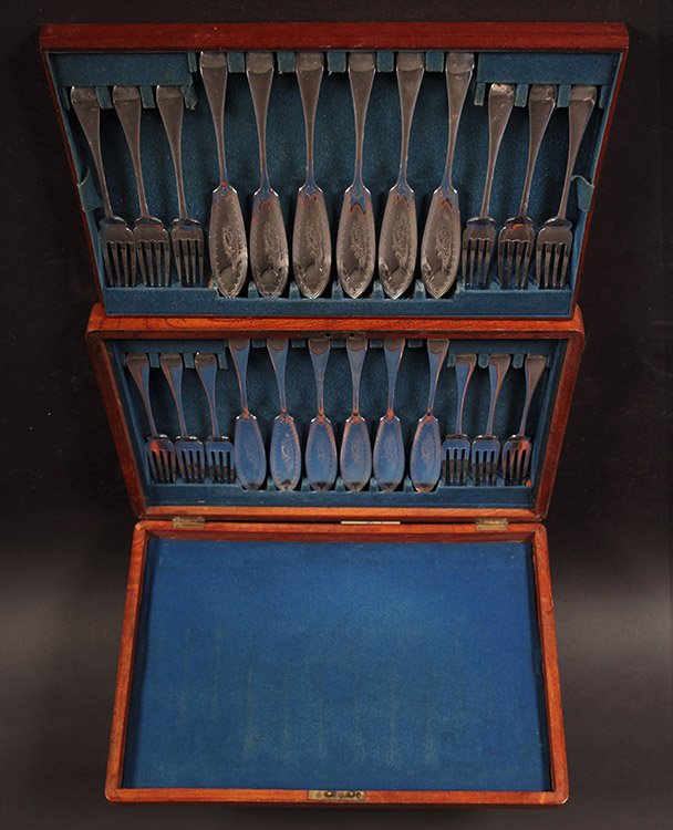 A 24 PIECE SILVER FISH SERVICE CIRCA 1920 (1 of 7)