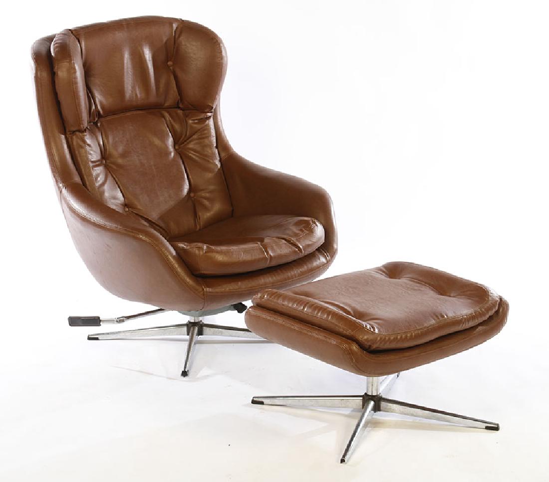 MID CENTURY VINYL UPHOLSTERED LOUNGE CHAIR 1970 (1 of 5)