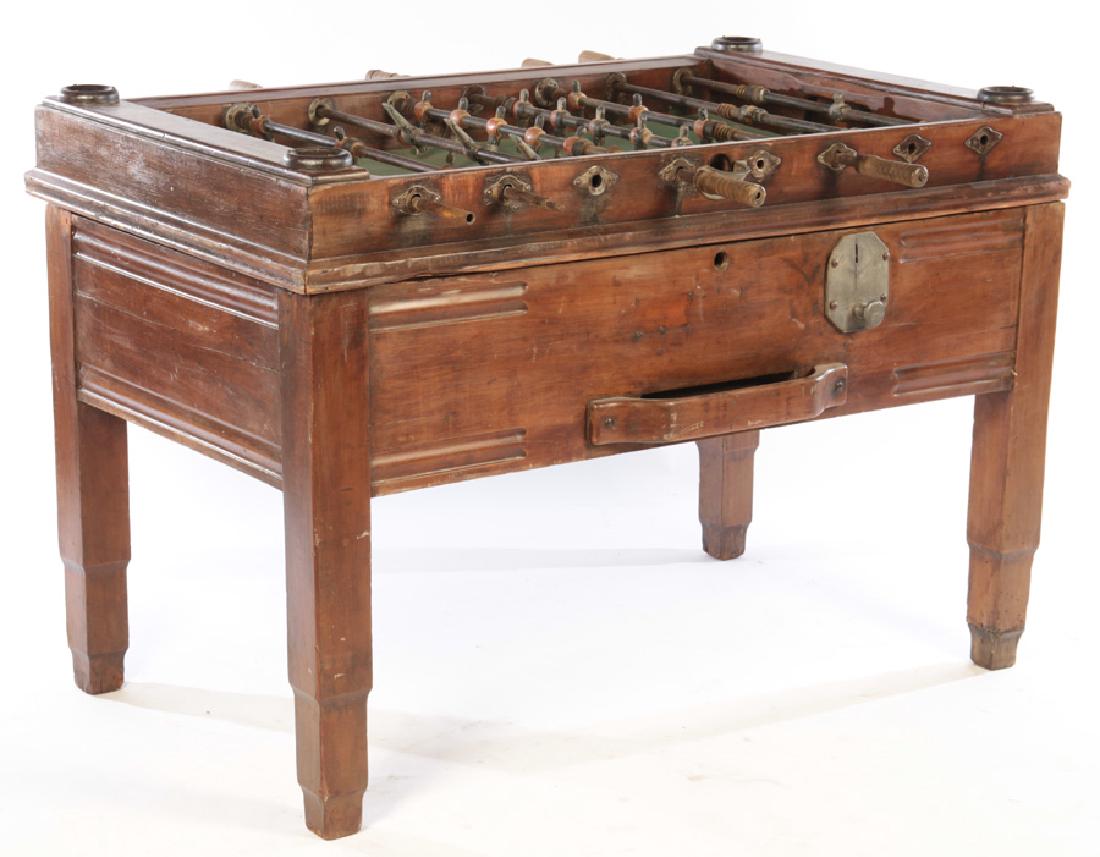 VINTAGE FOOSBALL TABLE CAST ALUMINUM PLAYERS 1930 (1 of 6)