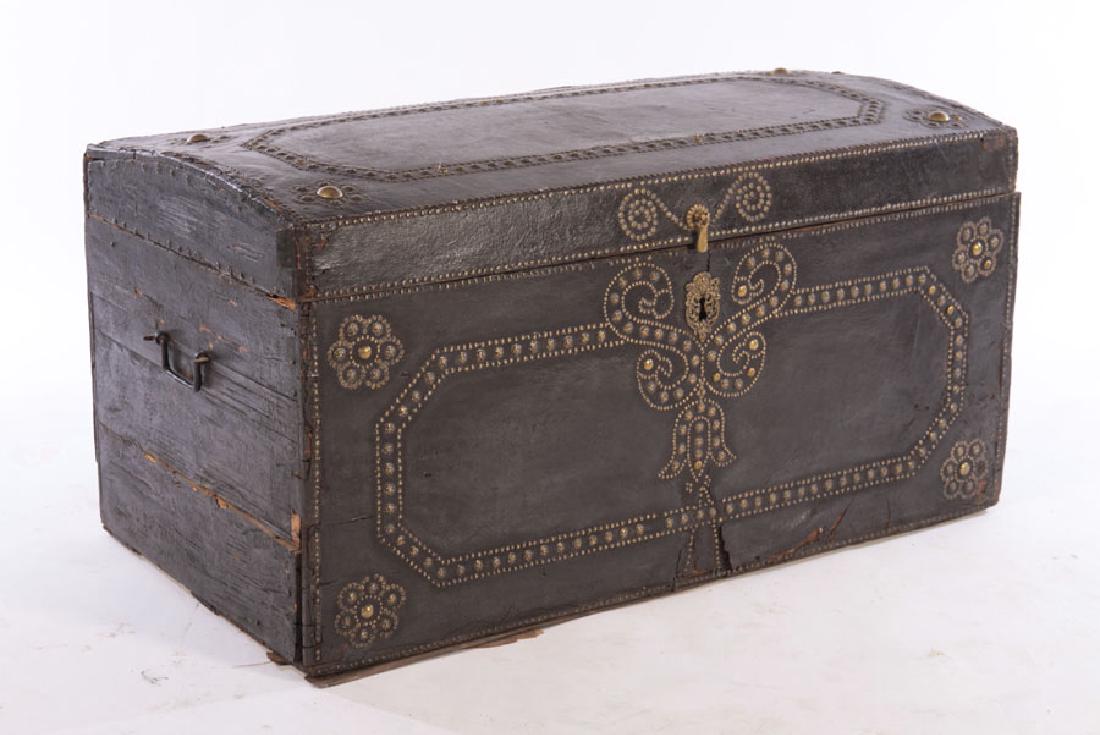 18TH-19TH CENT. CAMPAIGN TRAVEL TRUNK (1 of 5)