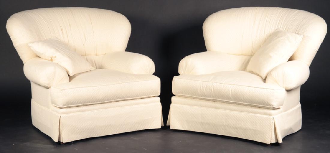 PAIR OF HENREDON UPHOLSTERED CLUB CHAIRS: A pair of Henredon upholstered club chairs. Ht: 39.5" Wd: 44" Dpth: 37" Seat: 17.5"