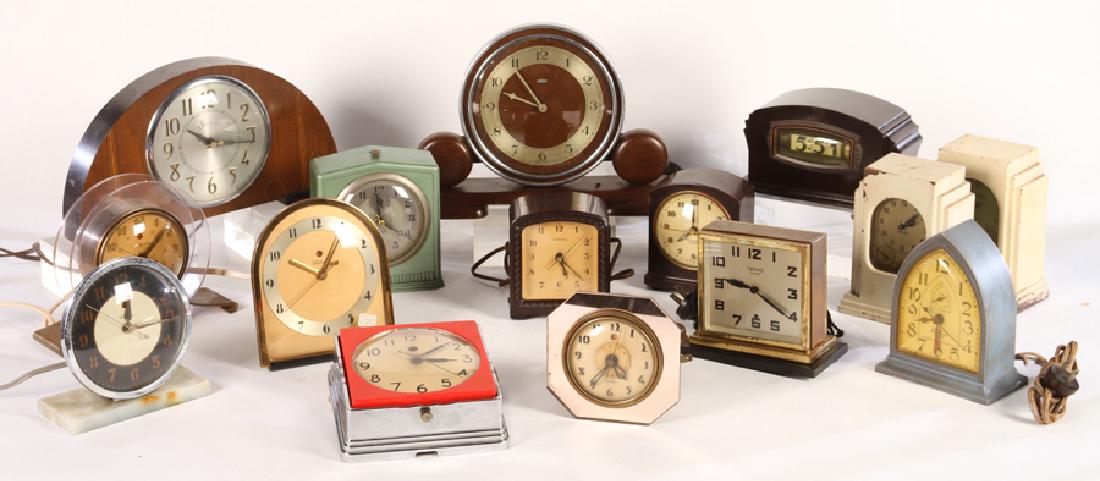 GROUP OF 15 ART DECO ELECTRICAL CLOCKS 1930-1940 (1 of 8)