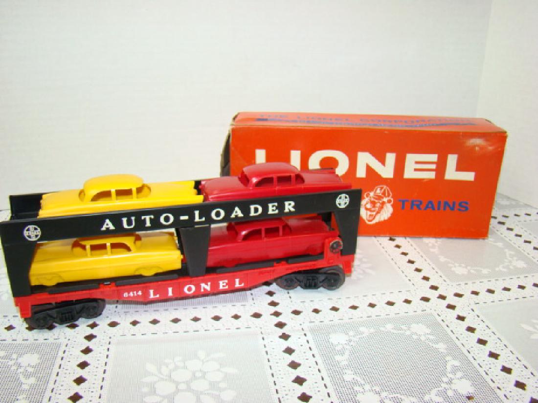 LIONEL TRAINS AUTOMOBILE TRANSPORT CAR WITH 4 CARS (1 of 9)