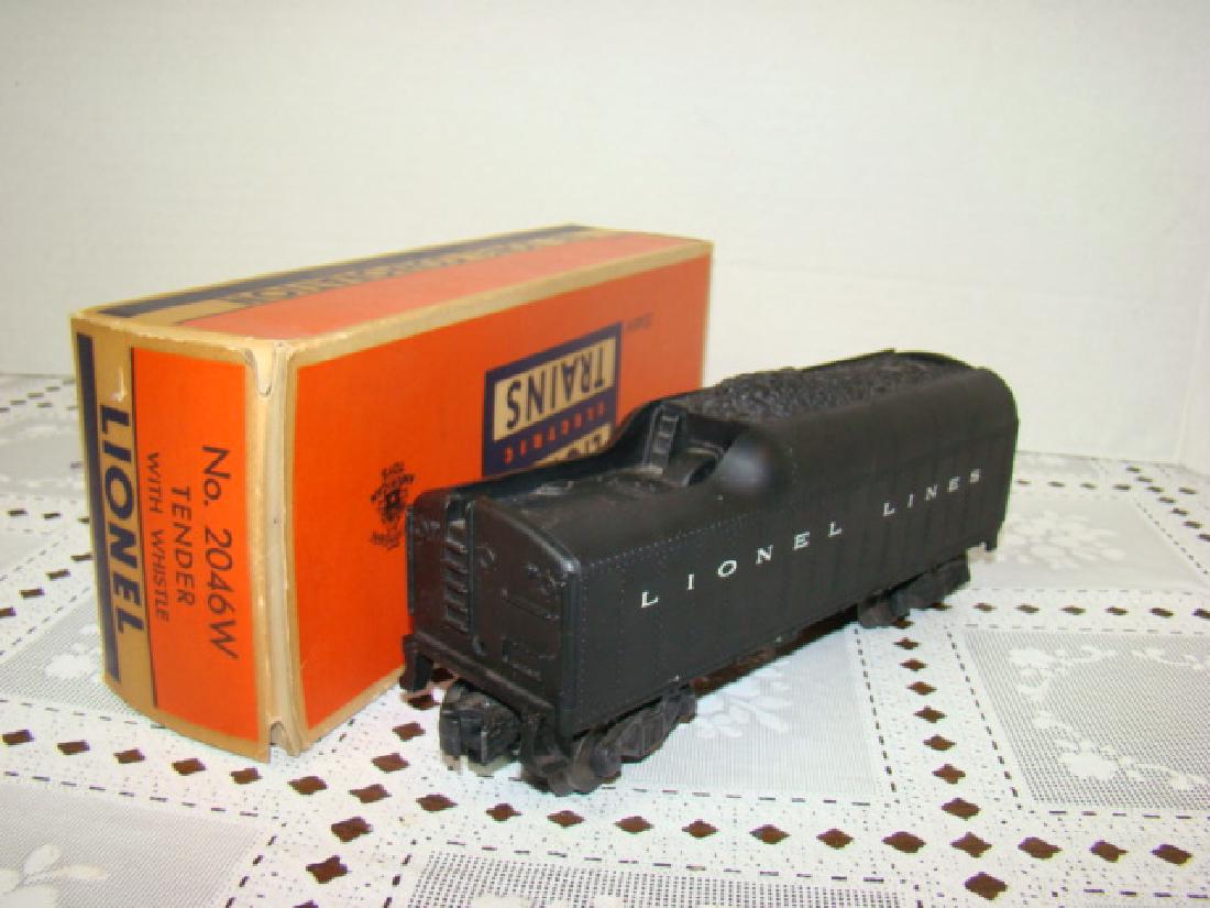 LIONEL TENDER WITH WHISTLE 2046W IN ORIGINAL BOX (1 of 4)