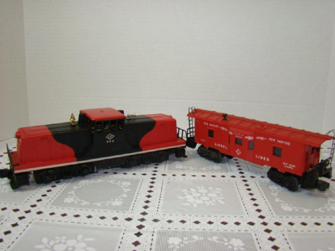 LIONEL TRAIN-BAY WINDOW CABOOSE & LEHIGH VALLEY (1 of 6)