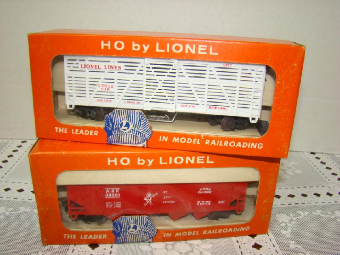 LIONEL HO ANIMATED CIRCUS CAR & ALASKA HOPPER CAR- (1 of 6)