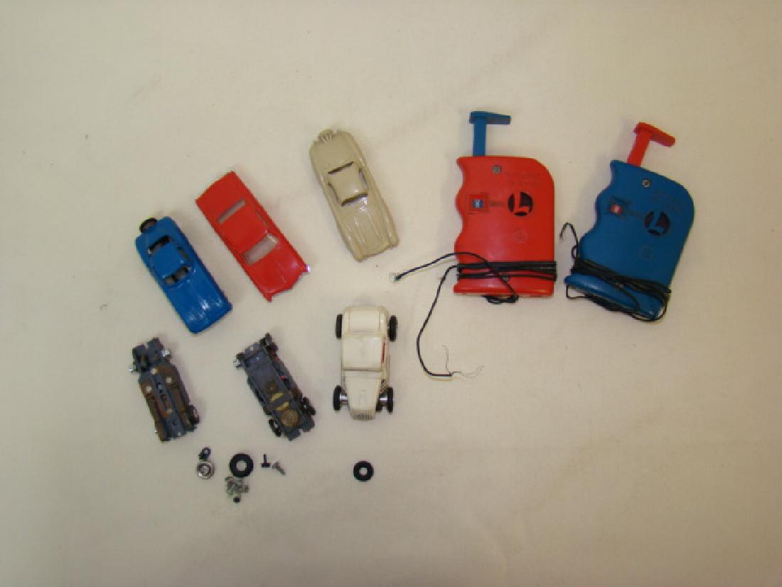 LIONEL HO SLOT CAR RACERS & CONTROLLERS (1 of 3)