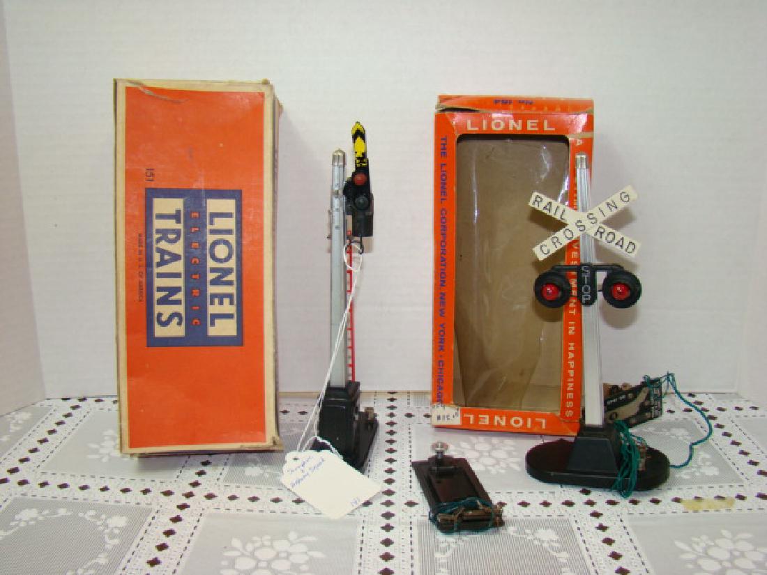 LIONEL O27-GAUGE SEMAPHORE & HIGHWAY SIGNAL - ORIG (1 of 8)