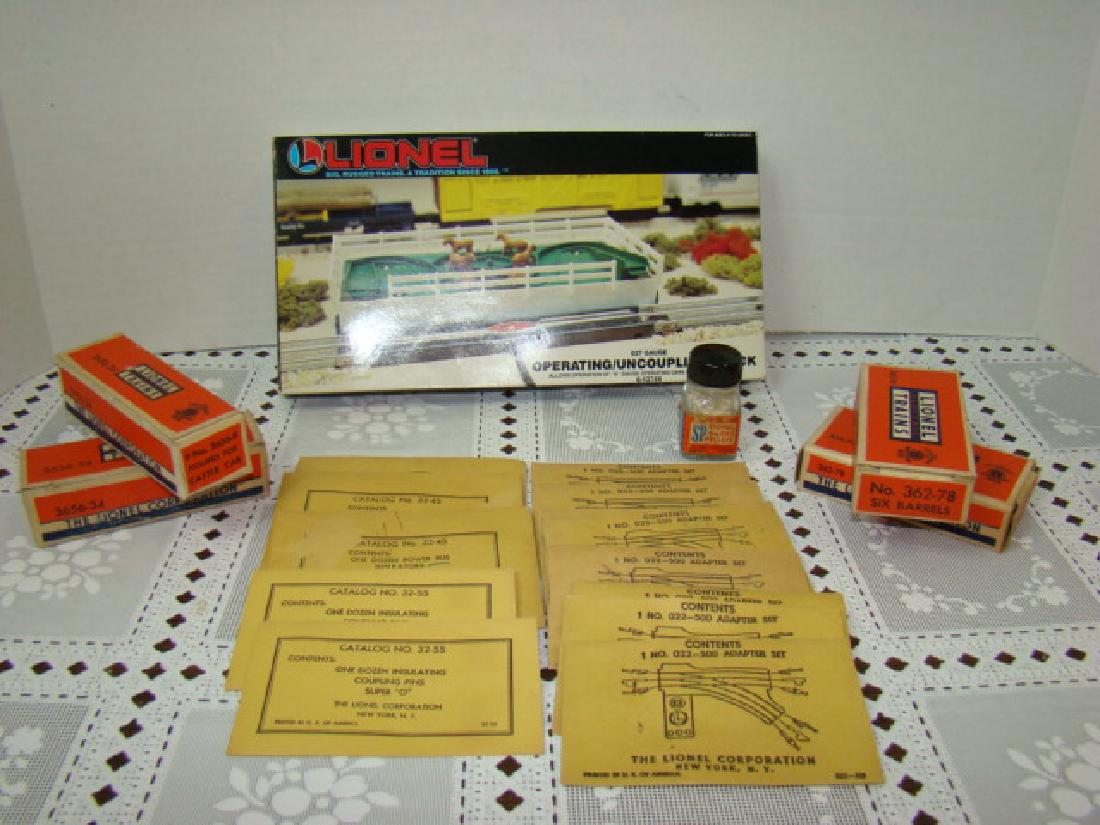 LIONEL ACCESSORIES - CATTLE-BARRELS-SMOKE PELLETS (1 of 8)