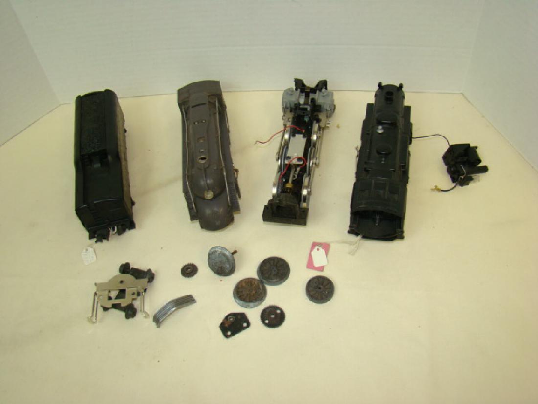 LIONEL LOCOMOTIVES 221 & 1400-TENDER 2046W & MORE (1 of 6)