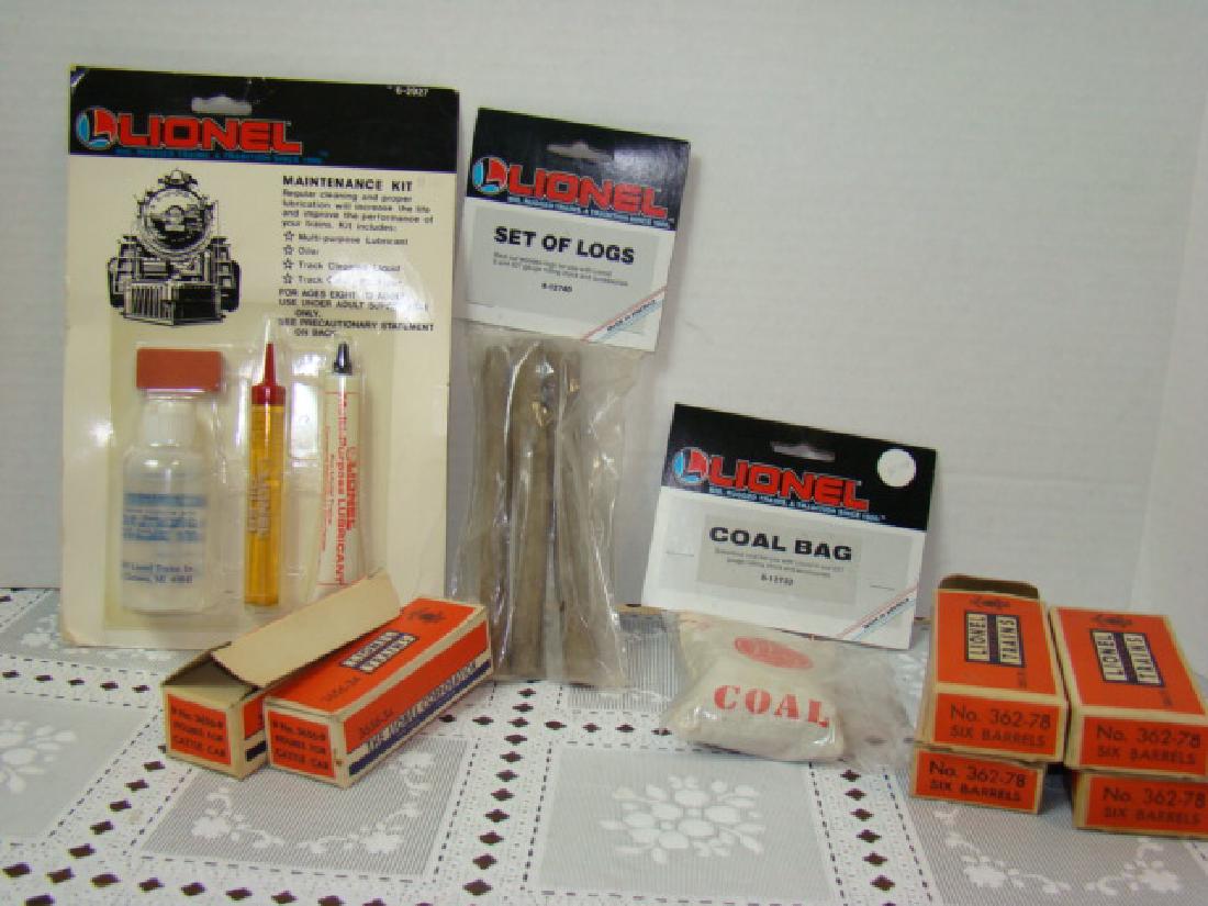 LIONEL TRAINS ACCESSORIES- SET OF LOGS-COAL BAG-CA (1 of 4)