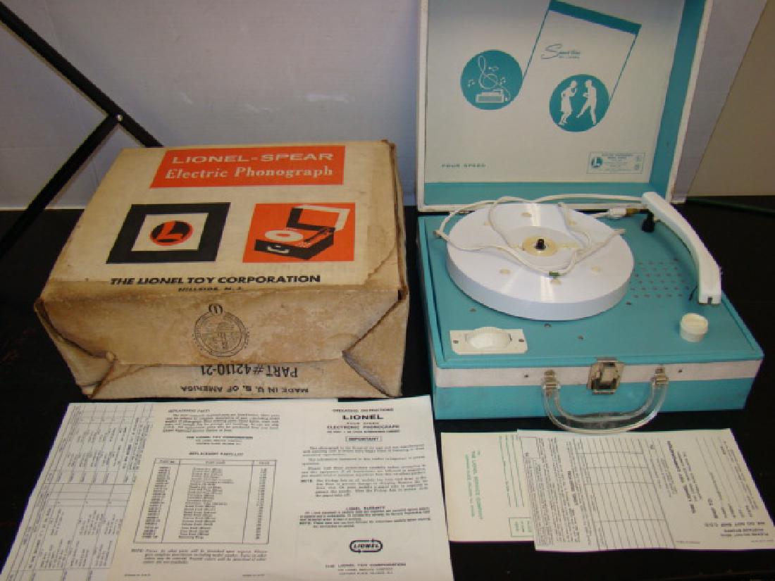 VINTAGE LIONEL ELECTRONIC PHONOGRAPH WITH BOX (1 of 7)