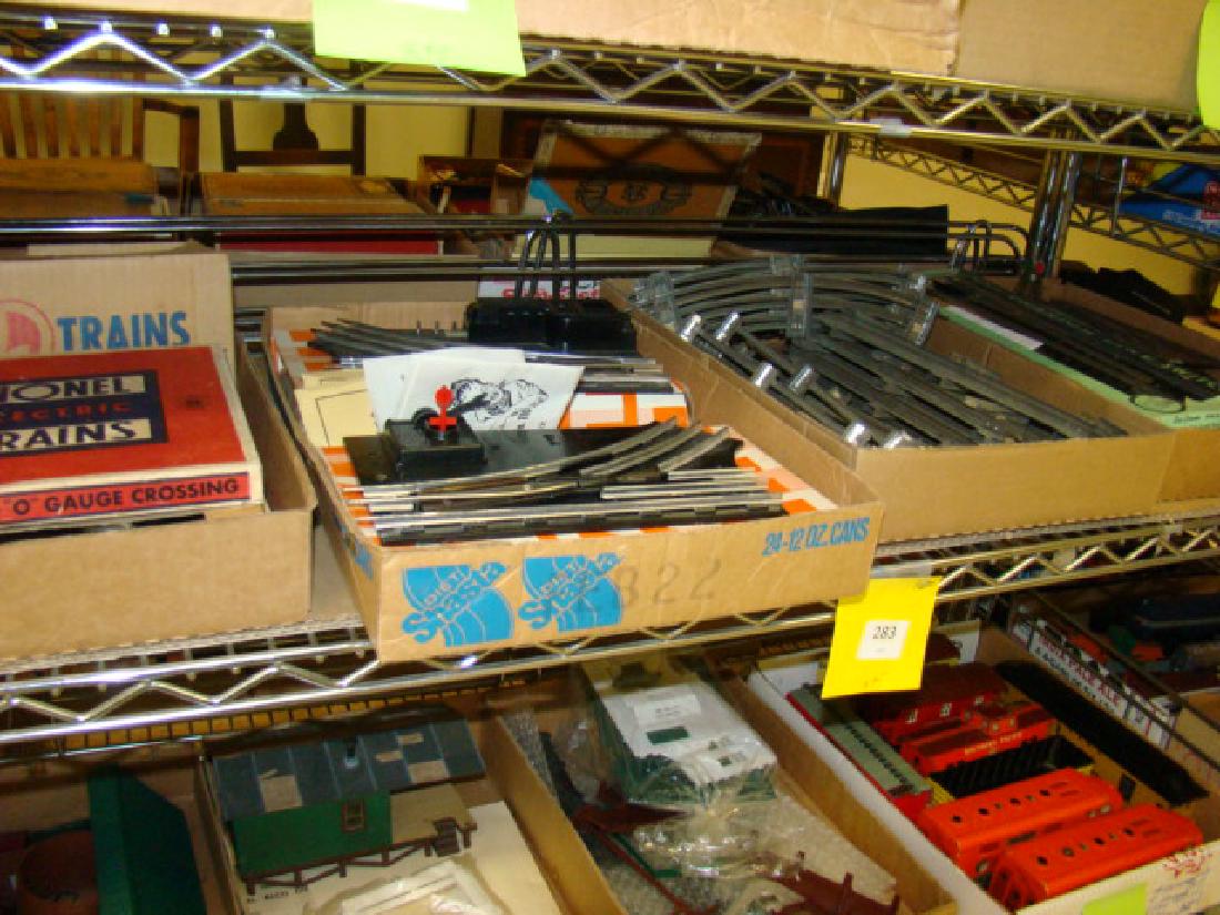 LIONEL O-GAUGE CROSSINGS-SWITCHES-TRACK & MORE (1 of 4)