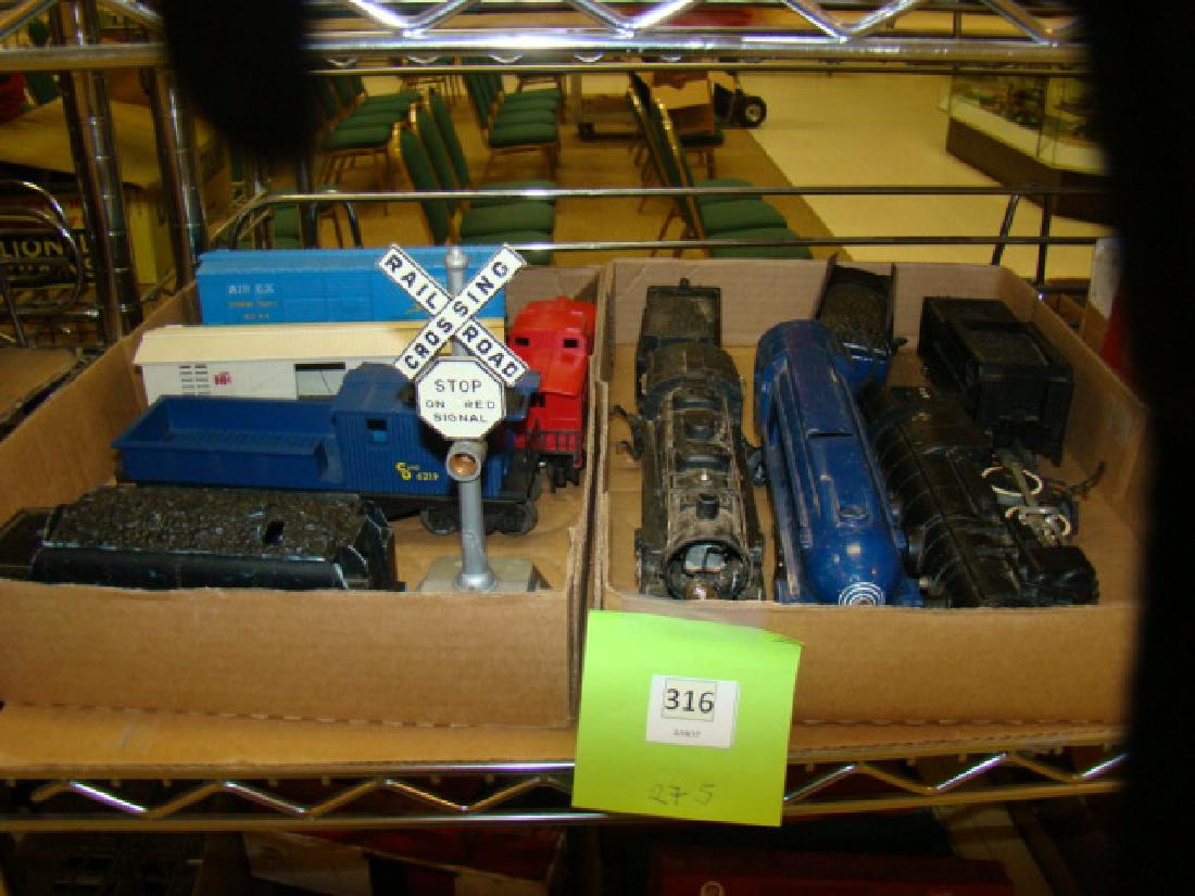 AMERICAN FLYER & LIONEL CARS (1 of 3)