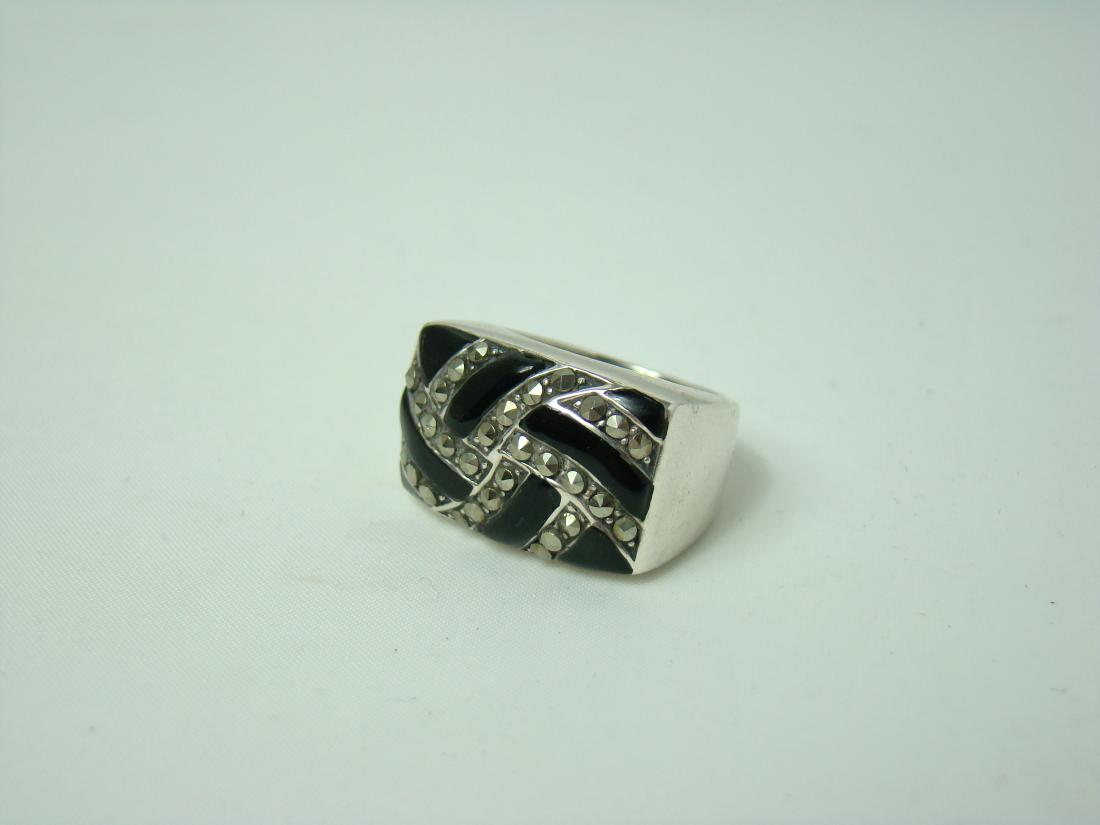 SILVER RING WITH BLACK STONE & RIBBONS OF CLEAR GE (1 of 2)
