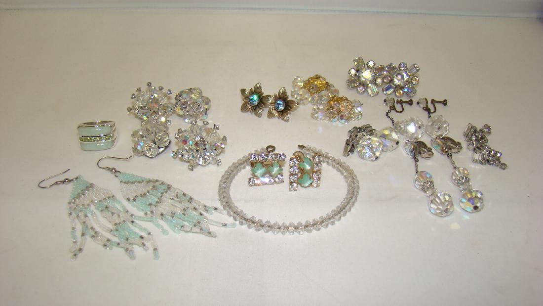 BEAUTIFUL VINTAGE CRYSTAL EARRINGSS AND MORE (1 of 7)