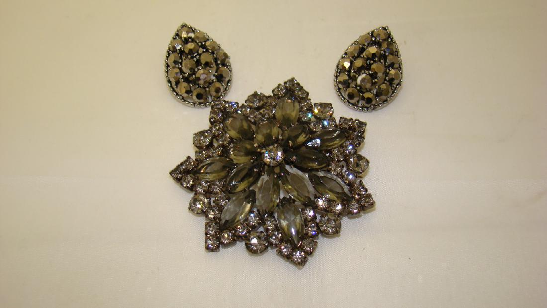 SMOKY COLORED RHINESTONE BROOCH WITH MATCHING EARR (1 of 6)