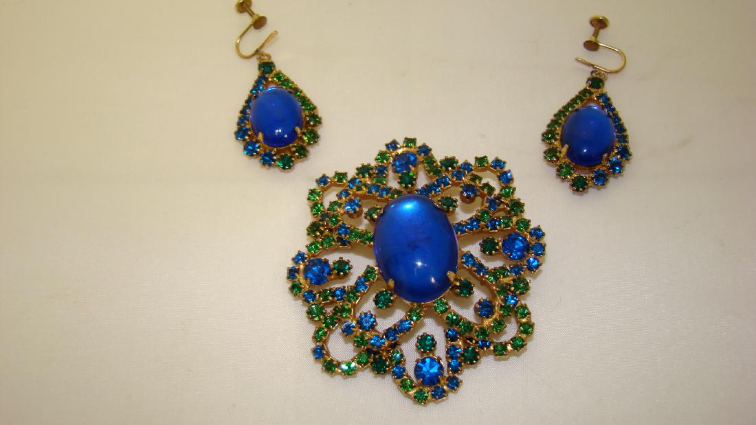 BEAUTIFUL BLUE & GREEN RHINESTONE BROOCH & EARRING (1 of 5)
