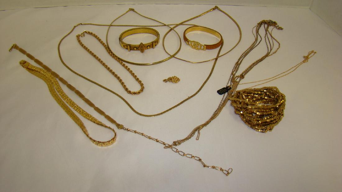 GOLD PLATED AND GOLD TONED NECKLACES AND BRACELETS (1 of 7)