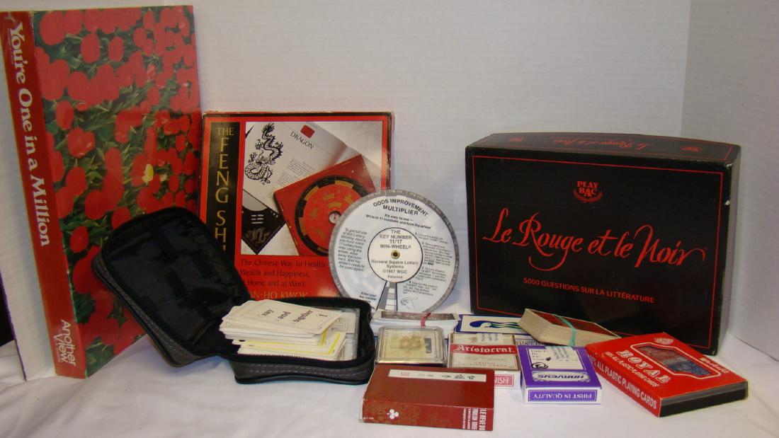 VINTAGE LE ROUGE ET LE NOIR FRENCH BOARD GAME - CA (1 of 8)