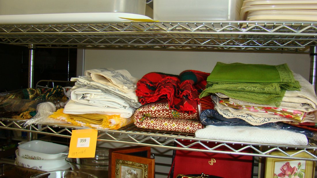 TABLE CLOTHS-TIE BACKS & MORE (1 of 3)